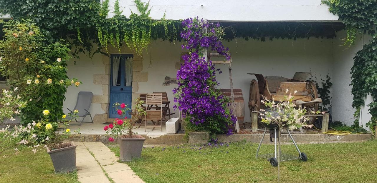 Chateau Le Poiron Bed and Breakfast Pissotte Exteriör bild